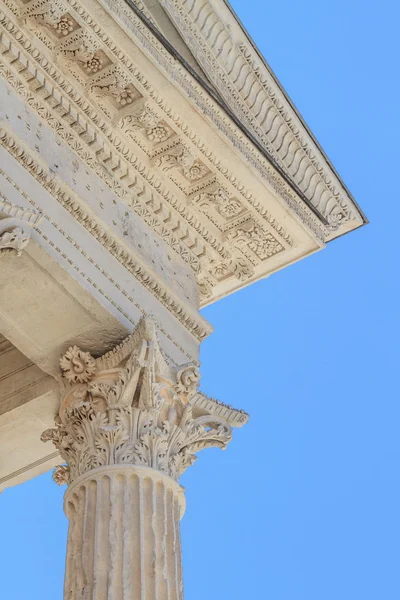 Římský chrám detaily v nimes, provence, Francie — Stock fotografie