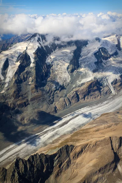 グロースグロックナー山の中央山塊 - 航空写真ビュー、オーストリアにパステルツェ氷河 — ストック写真