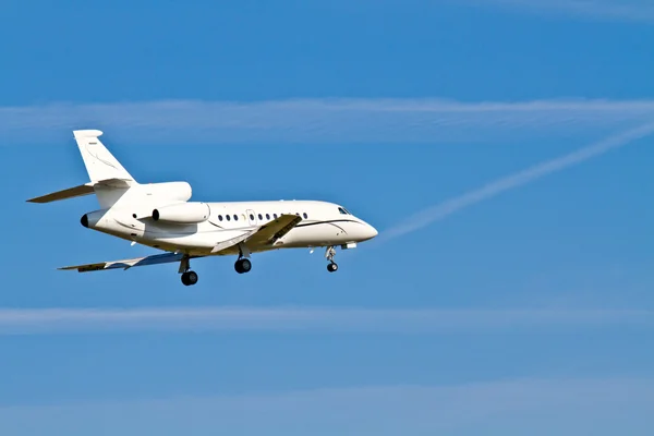 Landing Aircraft, Private Jet — Stock Photo, Image