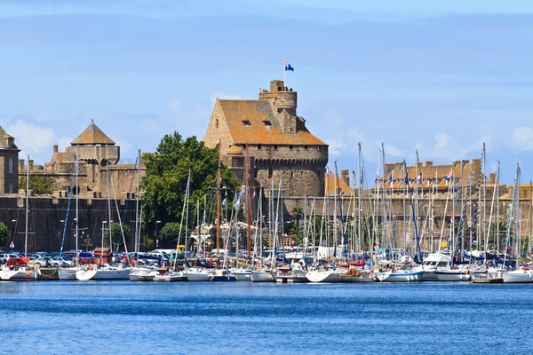 St. malo fortificaties en haven, Bretagne, Frankrijk — Stockfoto