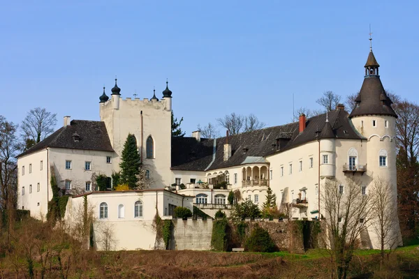 Castelo de Ottensheim, no rio Danúbio, Alta Áustria — Fotografia de Stock