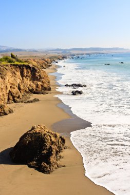 California sahil yakınındaki san simeon