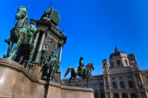 Відень - імператриця Марія Терезія пам'ятник — стокове фото