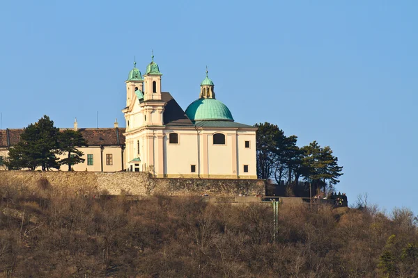 Viyana - kilise leopoldsberg Dağı, Avusturya — Stok fotoğraf