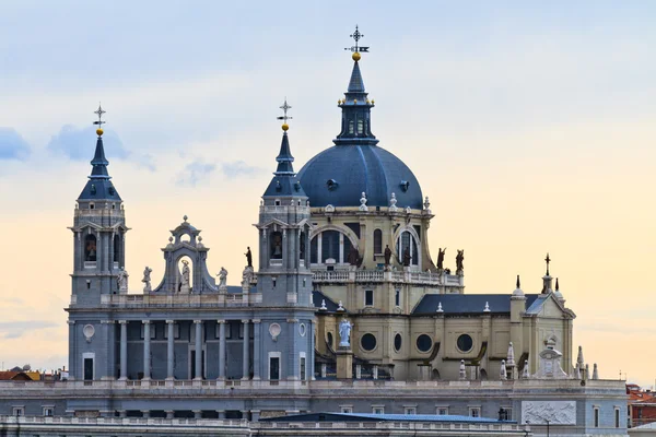 Кафедральний собор Альмудена, Мадрид, Іспанія — стокове фото