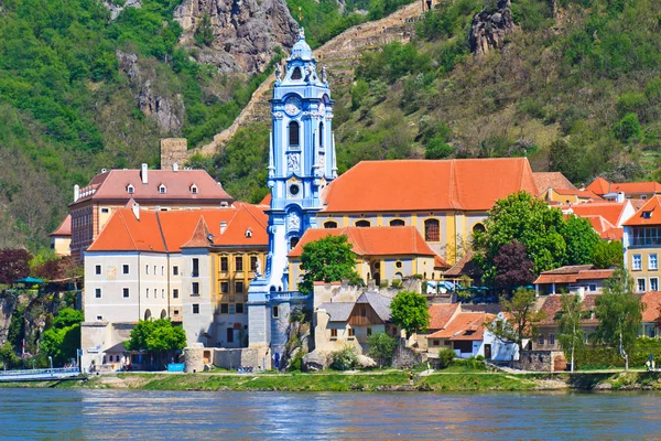 Igreja Barroca de Durnstein no rio Danúbio (Vale do Wachau), Au — Fotografia de Stock