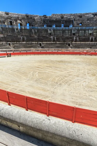 Býk bojů arény nimes (římský amfiteátr), Francie — Stock fotografie