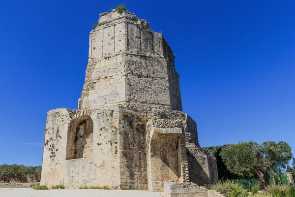 Roman tower in Nimes, Provence, France — Stock Photo, Image