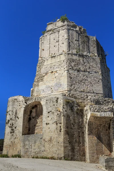 Roman tower in Nimes, Provence, France — Stock Photo, Image