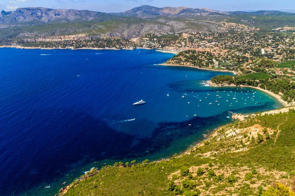 Widok z lotu ptaka na wybrzeżu cassis i calanque, we Francji — Zdjęcie stockowe