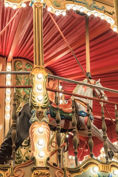 Eski moda carousel, gece — Stok fotoğraf