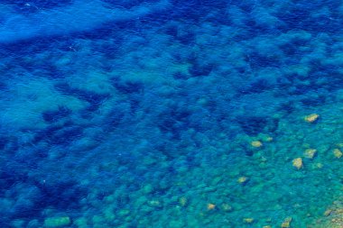 güzel manzaralı kıyı şeridi deliliniz de cassis yakınındaki havadan görünümü
