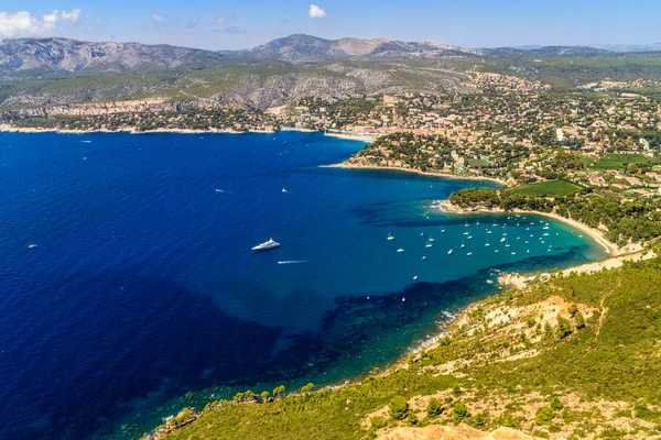 Widok z lotu ptaka na wybrzeżu cassis i calanque, we Francji — Zdjęcie stockowe