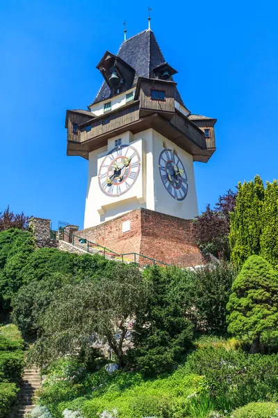 Ünlü Saat Kulesi (uhrturm) graz, styria, Avusturya — Stok fotoğraf