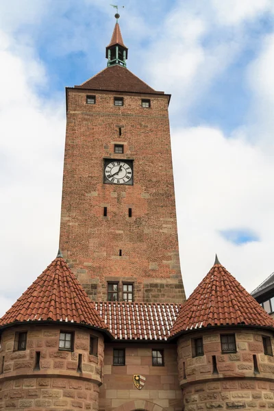 Nürnberg, mittelalterliches weißes Turmtor, Bayern, Deutschland — Stockfoto