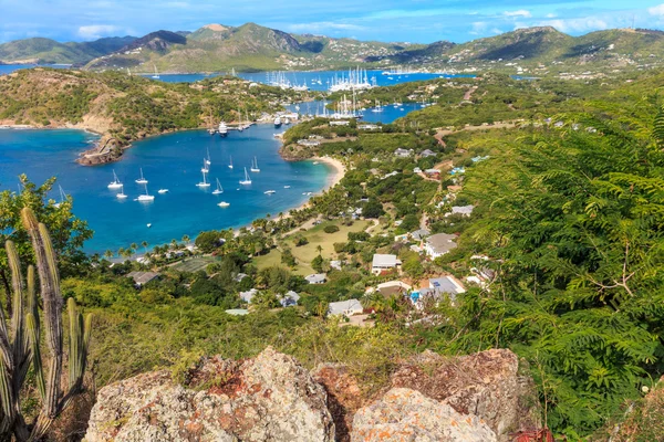 Antigua bay flygfoto, falmouth bay, engelsk hamn, antigua — Stockfoto