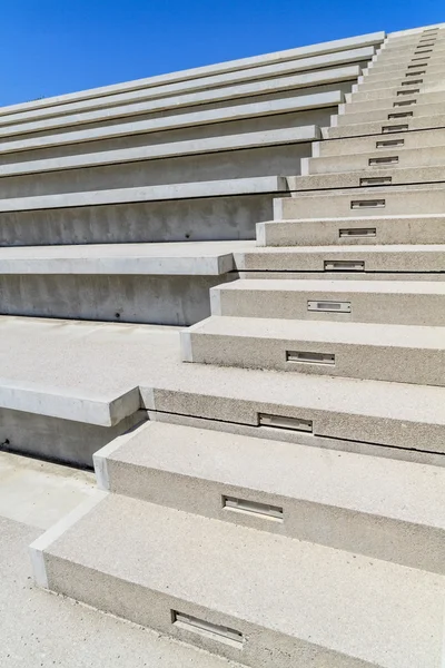 Concrete trap in modern amfitheater — Stockfoto