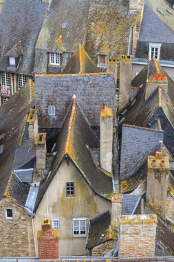 Dinan eski kasaba çatı üstleri, brittany, Fransa