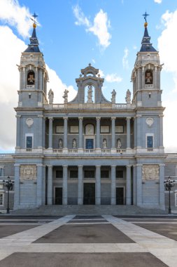 Almudena Katedrali, Madrid, İspanya
