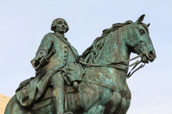 King Carlos III equestrian statue on Puerta del Sol, Madrid, Spa — Stock Photo, Image