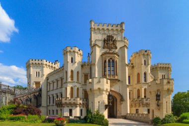 Hluboka nad Vltavou (içinde Almanca Frauenberg) Sarayı