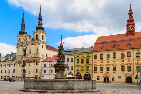 Jihlava (Iglau) ana (Masaryk) kare Aziz Ignatius Kilisesi ile — Stok fotoğraf