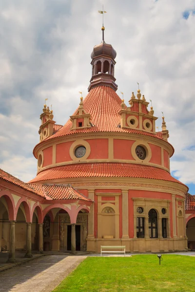 Jindrichuv hradec (neuhaus) slott i södra Böhmen, Tjeckien re — Stockfoto