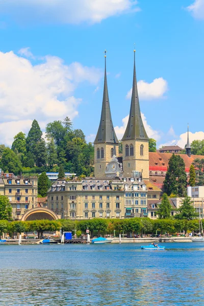 Luzern city pohled s řeky reuss — Stock fotografie