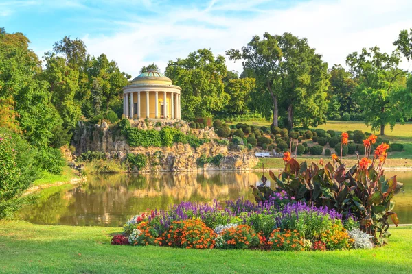 Esterhazy Park palace, leopoldina Tapınağı Stok Resim