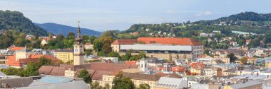 Linz cityscape schlossmuseum ve üst Avusturyalı la Kulesi