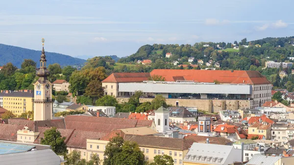 Linz cityscape schlossmuseum ve üst Avusturyalı la Kulesi — Stockfoto