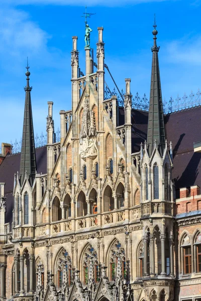 Munich, Ayuntamiento gótico Detalles de la fachada, Baviera, Alemania —  Fotos de Stock