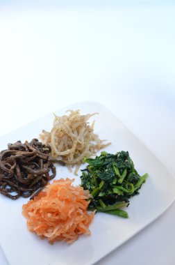 Kore yemekleri namul