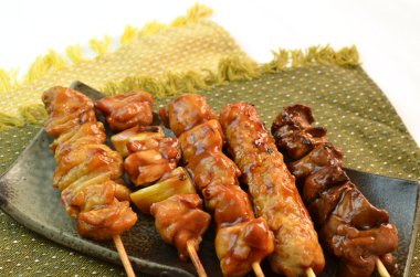 Yakitori denilen char ızgara tavuk
