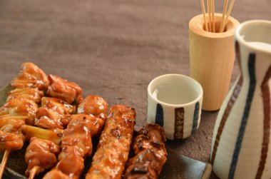 Yakitori denilen char ızgara tavuk