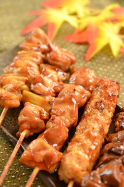 Yakitori denilen char ızgara tavuk