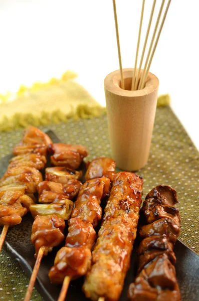 Yakitori denilen char ızgara tavuk