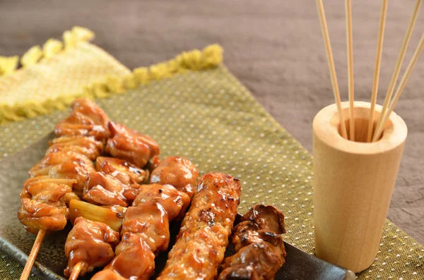 Yakitori denilen char ızgara tavuk — Stok fotoğraf