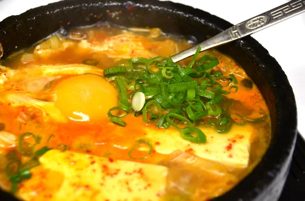 Guisado de tofu quente chamado sundubu — Fotografia de Stock