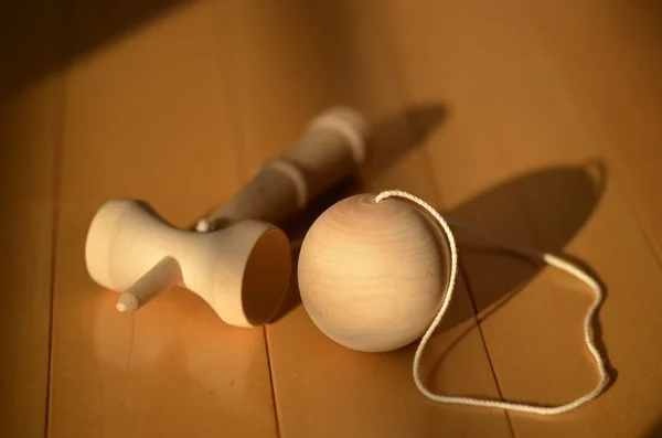 kendama adı verilen geleneksel Japon oyuncak