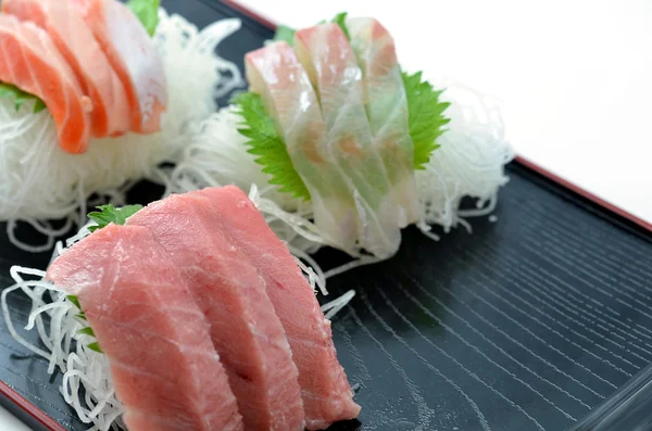 Gesneden rauwe vis sashimi genoemd — Stockfoto