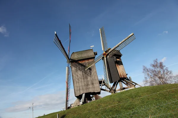 Windmill on the field — Stock Photo, Image