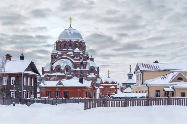 Zicht op de kathedraal van de icoon van de Moeder Gods Vreugde van allen die treuren, Sviyazjsk, Rusland. — Stockfoto