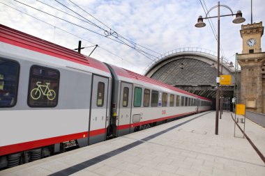 staition tren