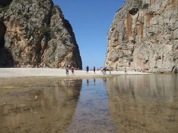 gün ortasında sel de pareis içinde