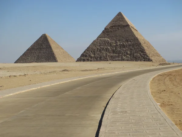Piramitler için yol