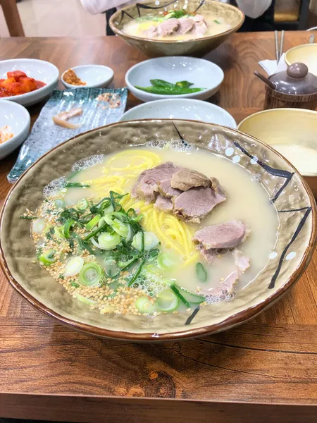 God Typisk Mat Från Östra Asien Sydkorea Frisk Och Kryddig — Stockfoto