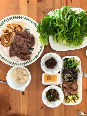 Doğu Asya Güney Kore 'den lezzetli tipik yemekler, sağlıklı ve baharatlı..