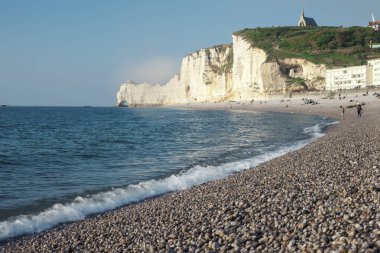 Etretat, Fransa - Mayıs 2022: Etretat, Normandiya, Fransa
