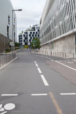 Paris, Fransa - 09 Haziran 2022: Nanterre 'de savunma sanayi ve yerleşim bölgesi